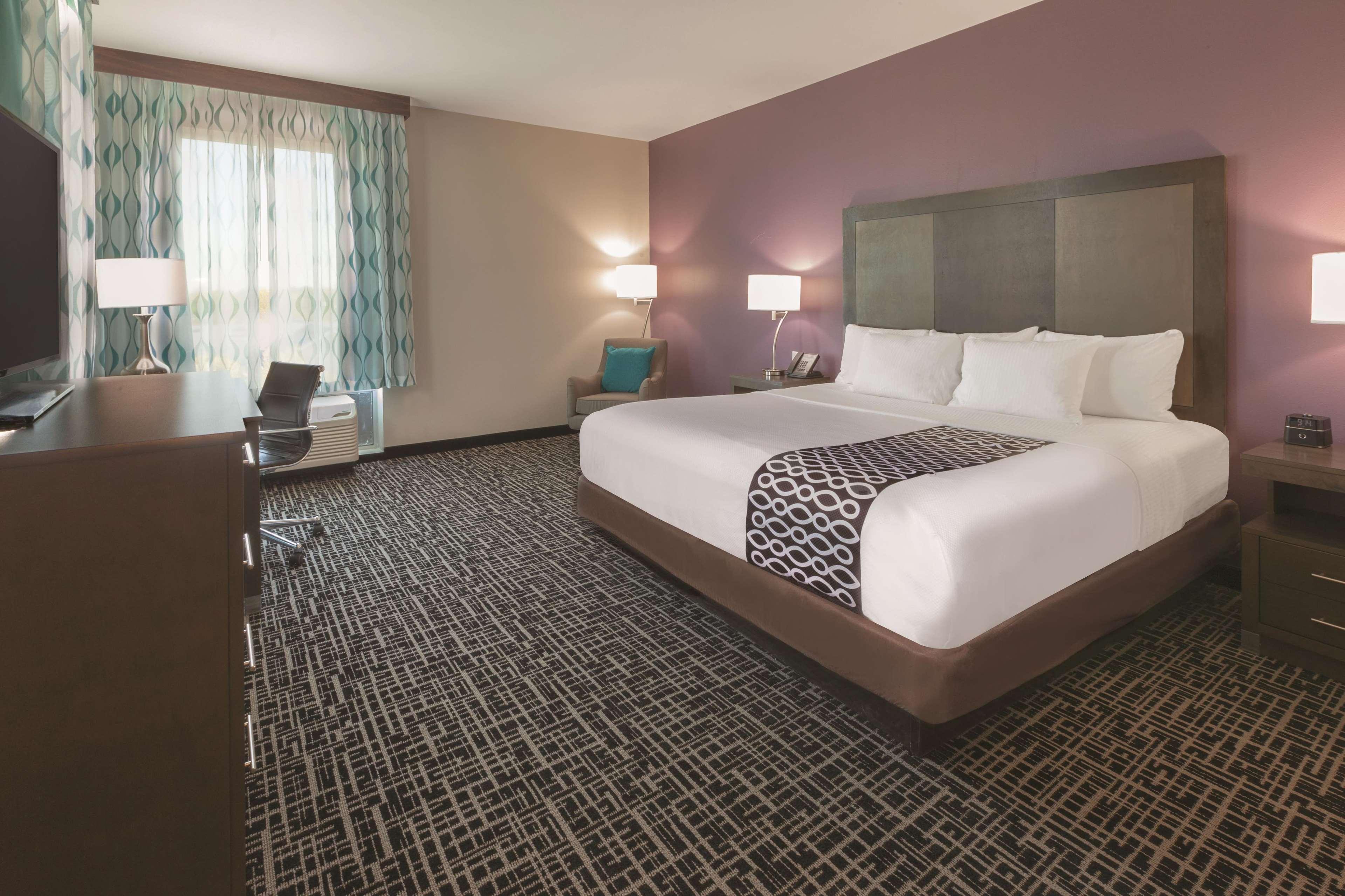 La Quinta By Wyndham Terre Haute Bagian luar foto