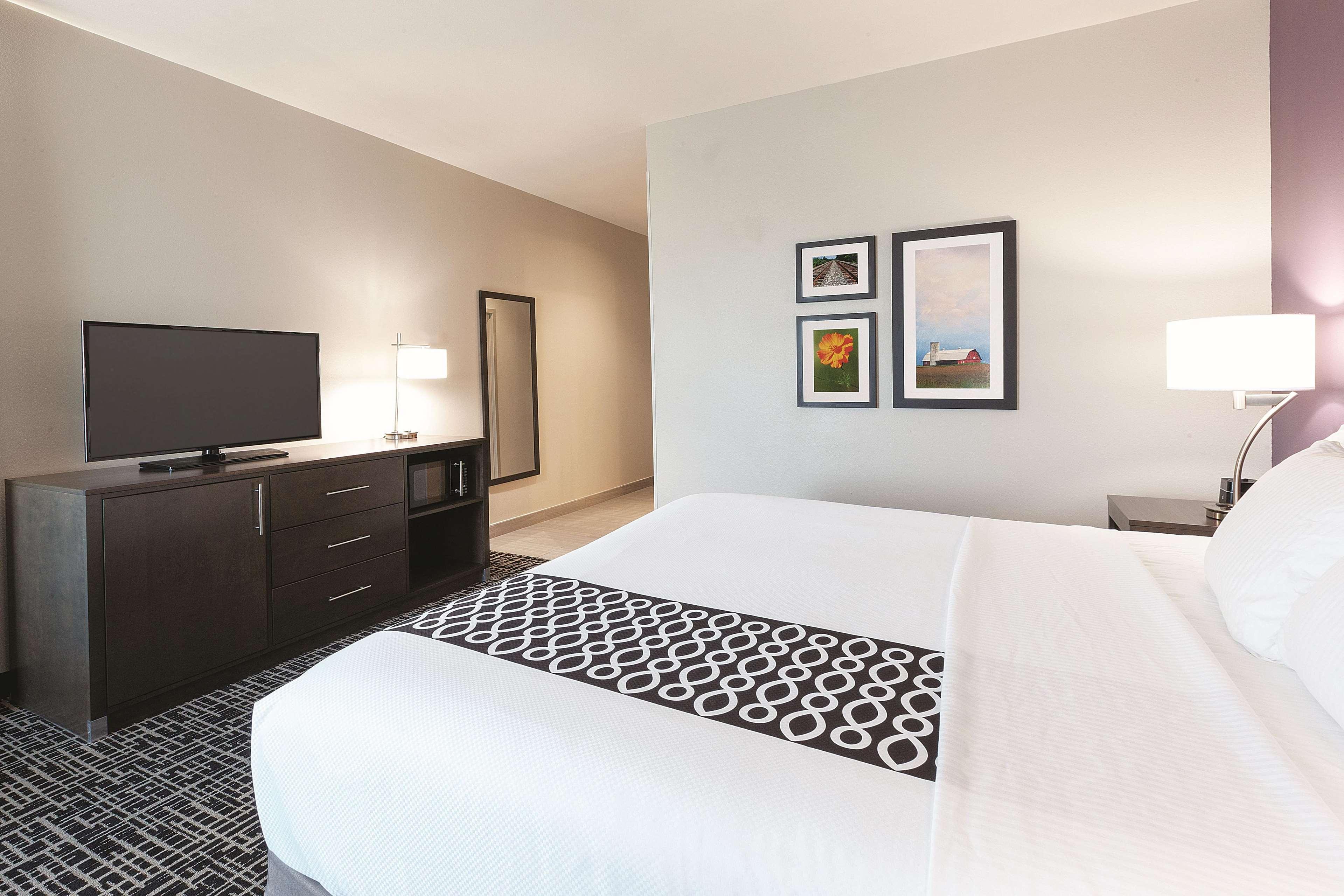 La Quinta By Wyndham Terre Haute Bagian luar foto