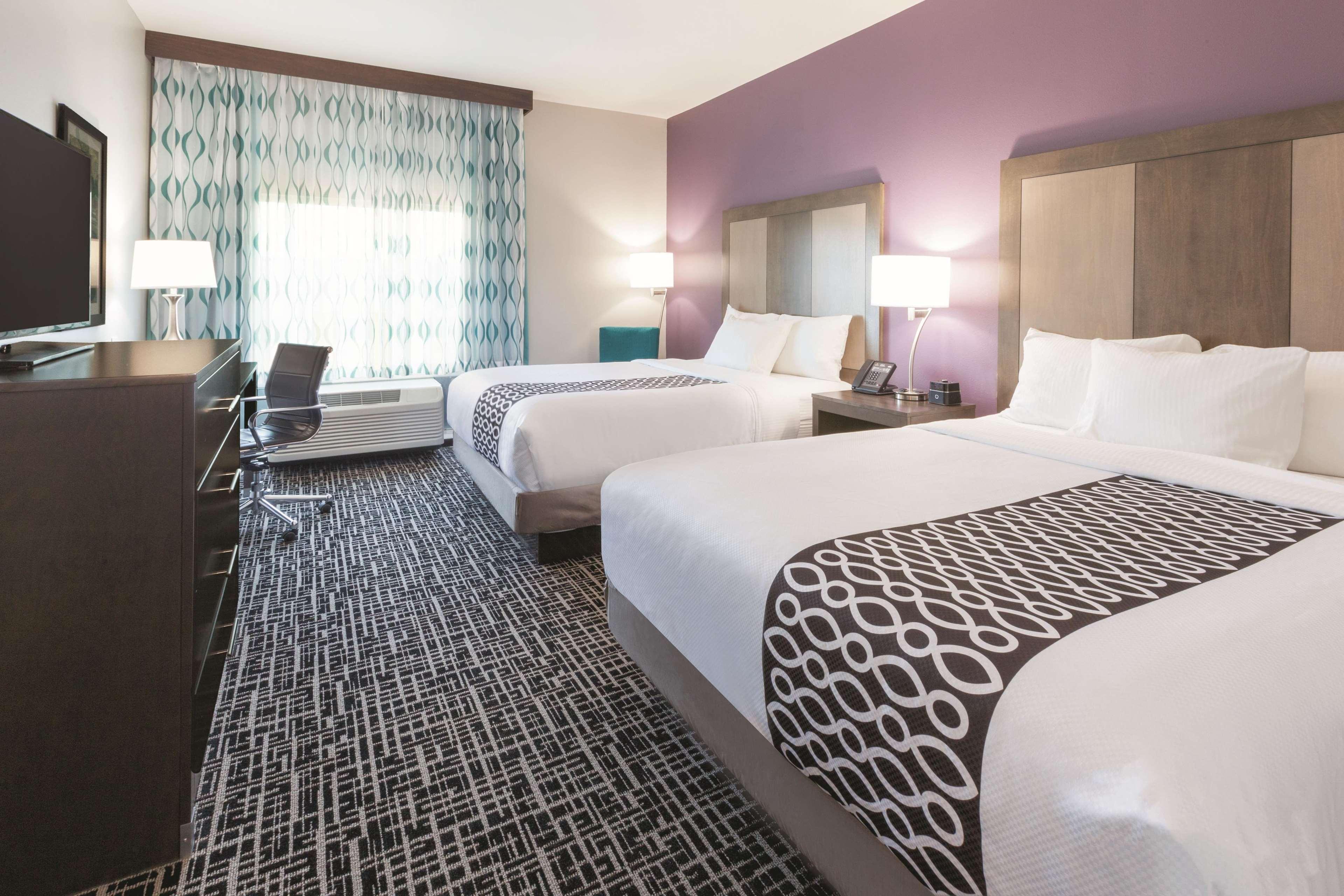 La Quinta By Wyndham Terre Haute Bagian luar foto