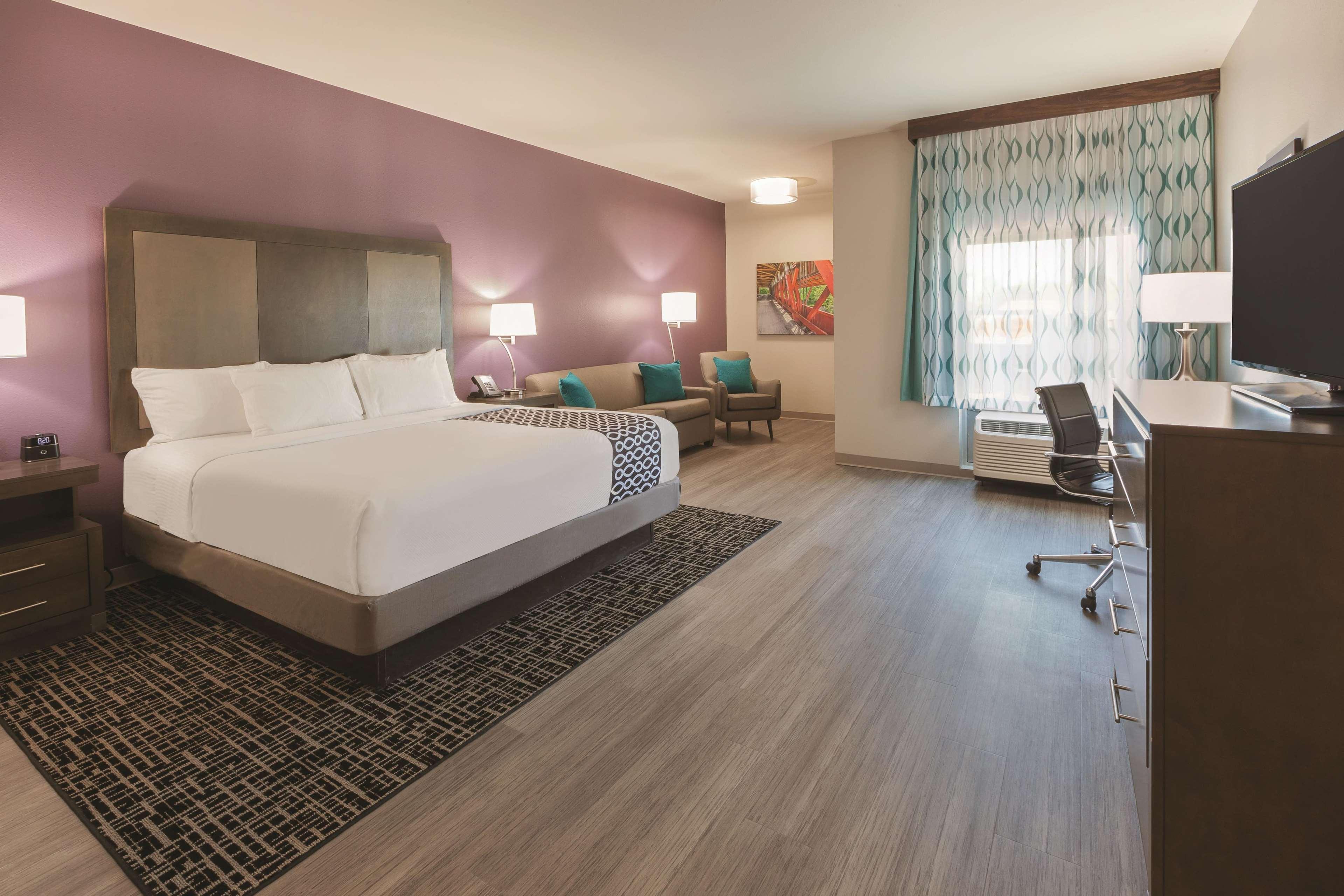 La Quinta By Wyndham Terre Haute Bagian luar foto