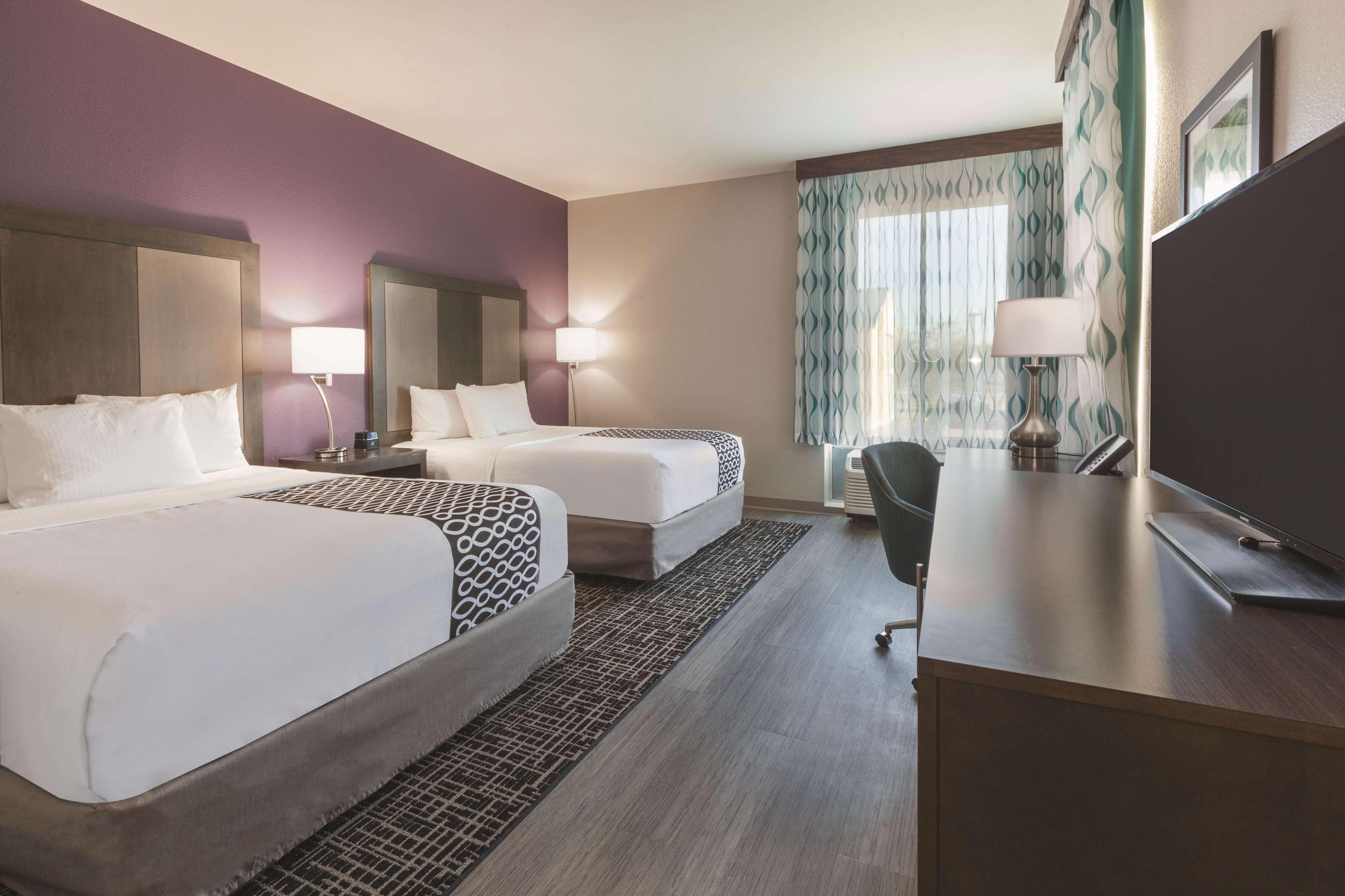 La Quinta By Wyndham Terre Haute Bagian luar foto