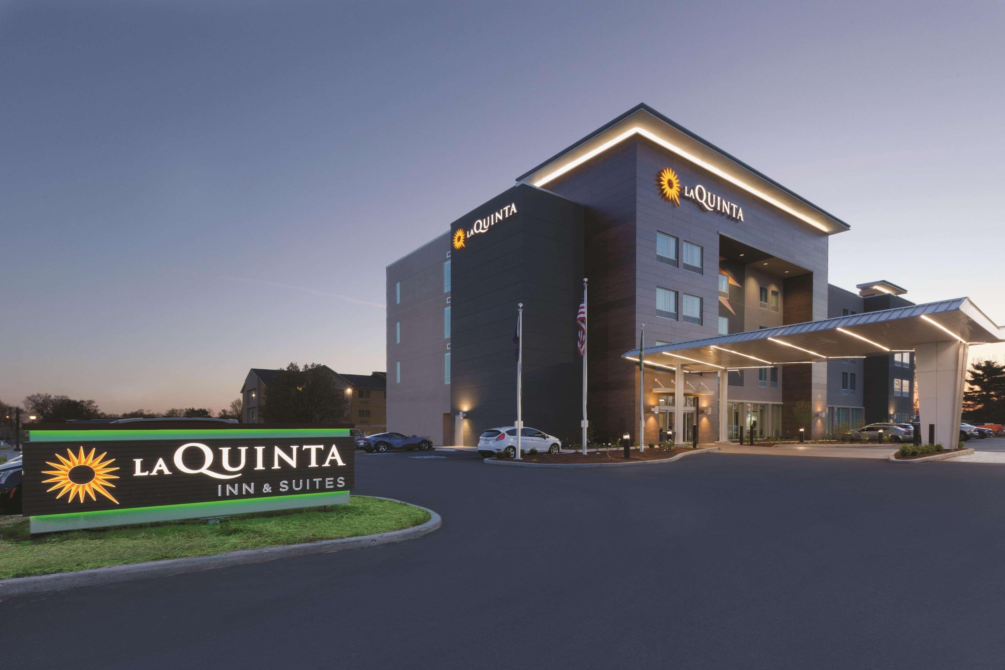 La Quinta By Wyndham Terre Haute Bagian luar foto